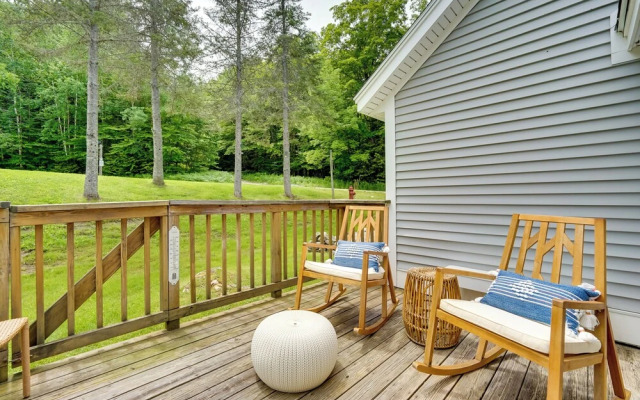 Ski-in/ski-out Magic Mountain Condo w/ Deck!