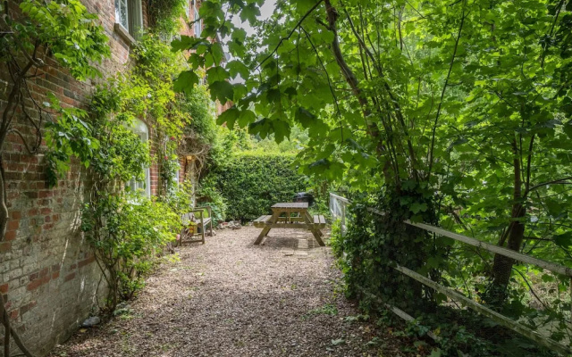Rustic holiday home in Reepham with Garden