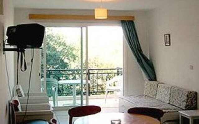 Hotel Renos Apartments