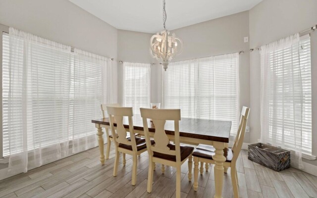 Coastal Fantasea by Destin Getaways