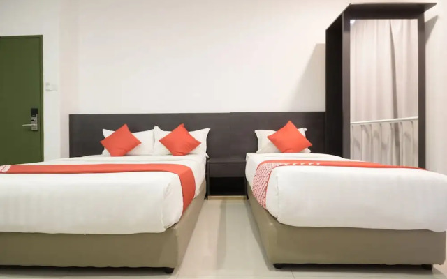 OYO 906 Happy 92 Hotel Lumut