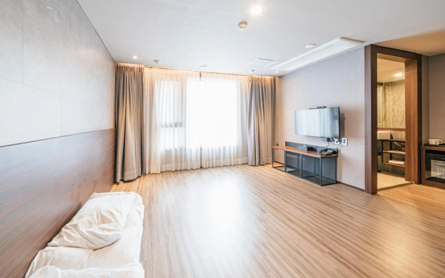 Hotel With Jeju