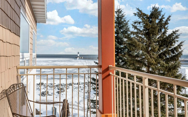 Lift Bridge Lodge, an Ascend Collection Hotel