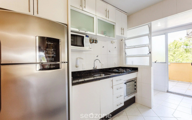 Apto em cond. com piscina a 700m da praia CMC101