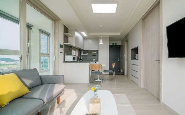 Urbanstay Songdo Moonlight Park