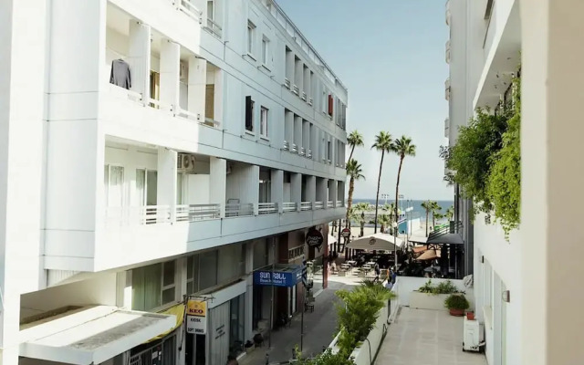Larnaca Beach Apartment