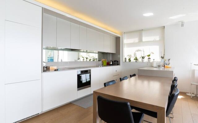 2 Bedroom Apartment with Bay View