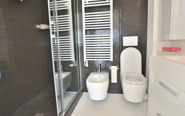 The White Apartment With Pool