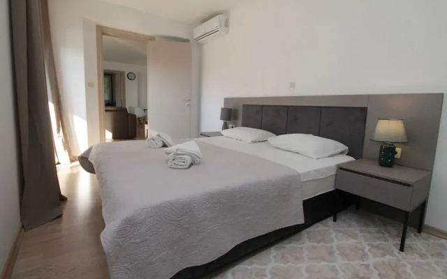 Fontana Lux Apartments