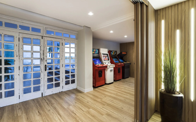 H Hotel