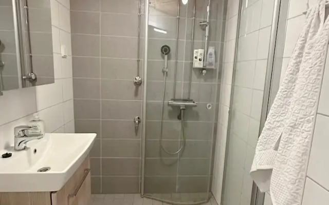 Bright & Cozy 2BR Home in Central Lahti