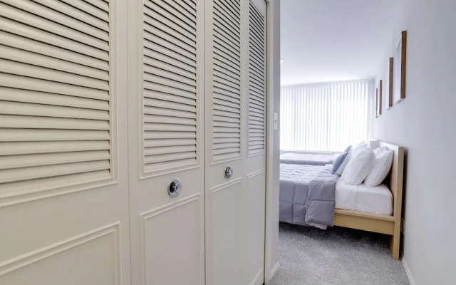 Stylish Condo in Crystal City