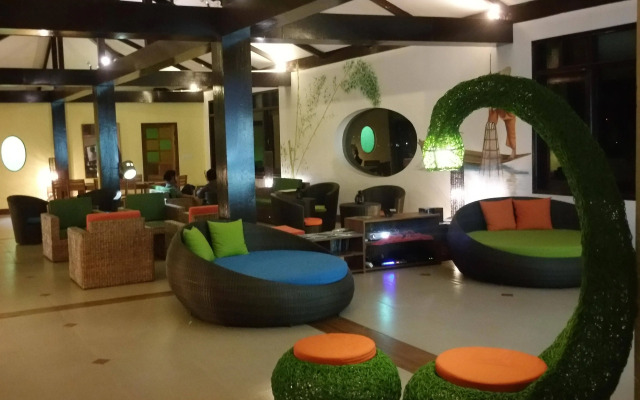 Thanakha Inle Hotel