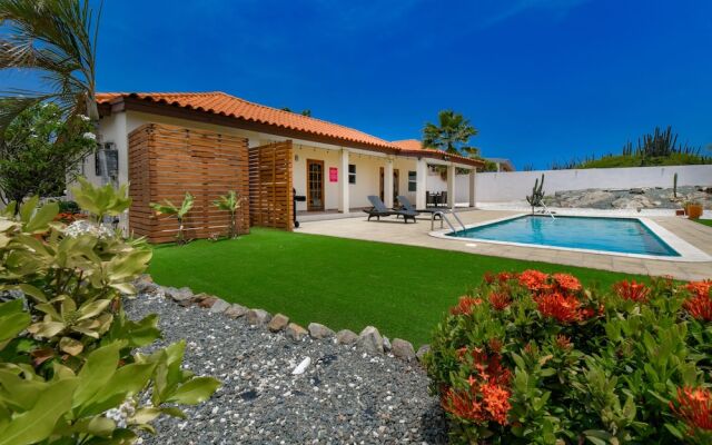 Stylish Villa, Private Pool, Bbq, Privacy