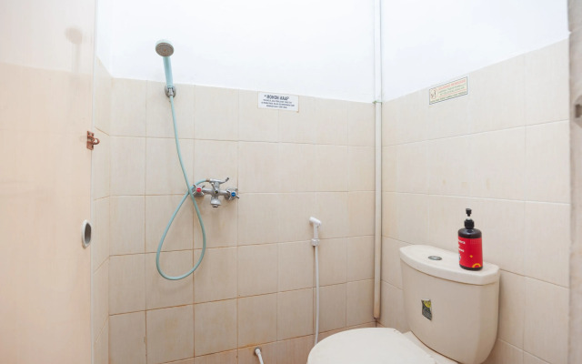 RedDoorz Syariah near Grand Galaxy Park