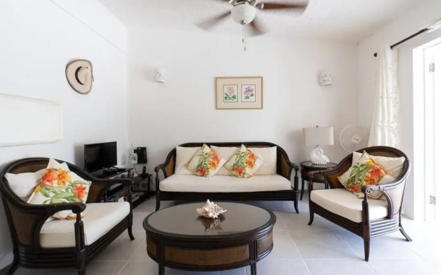 Sungazer - Holetown Apt & Beach Club on West Coast