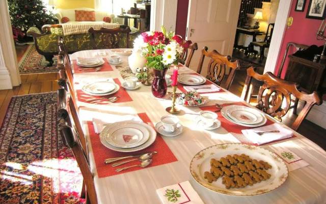 Delano Homestead Bed & Breakfast