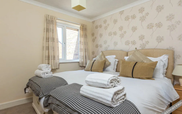 Quay Holidays - Harbourside Park