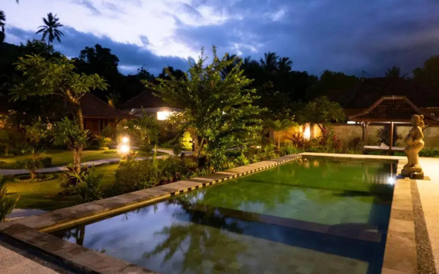Kubu Kangin Resort