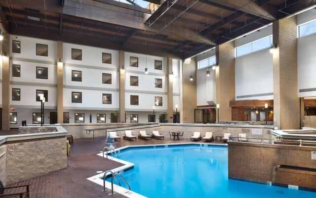 DoubleTree by Hilton Hotel Lawrence