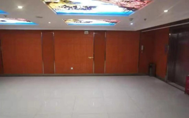 Shengjing Yijia Hotel