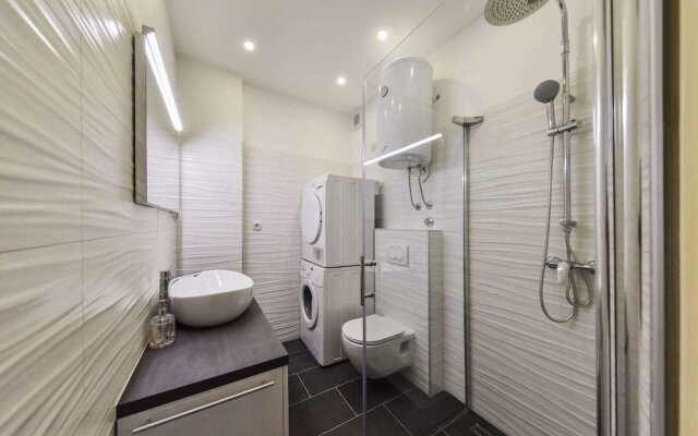 Apartment Purple Summer City