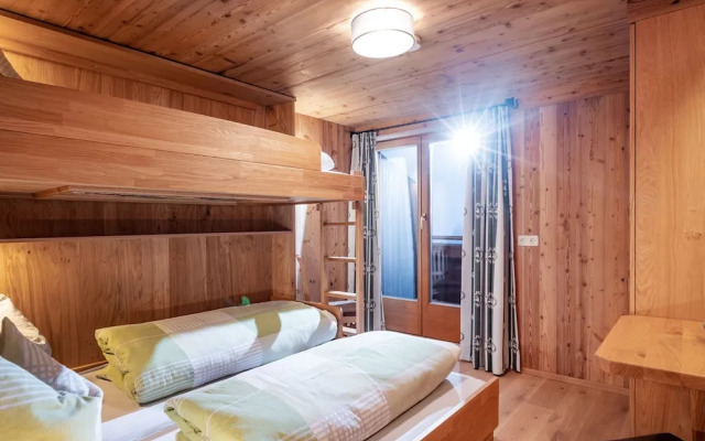 Wooden Apartment With Mountain View