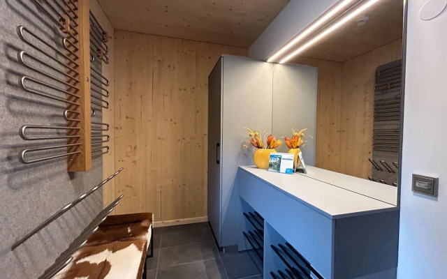 Chalet With Sauna on Balcony