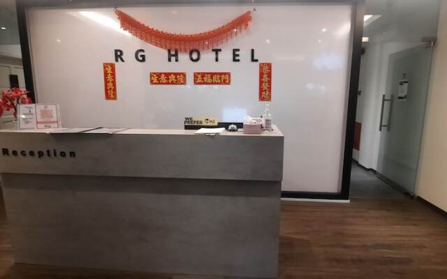 OYO 90724 Rg Hotel