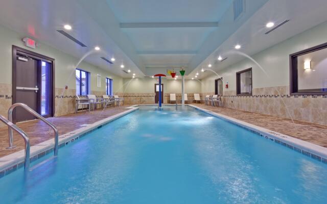 Holiday Inn Express Hotel & Suites New Philadelphia by IHG