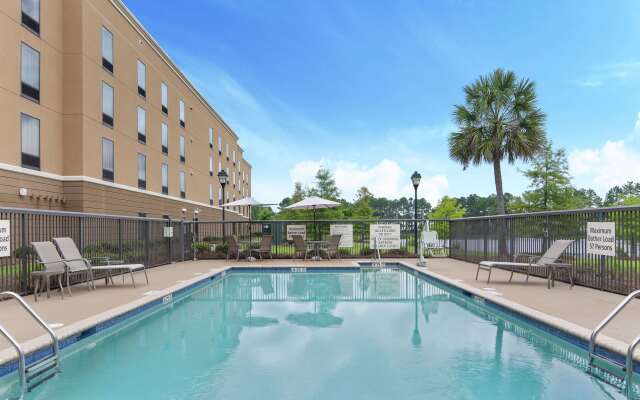 Hampton Inn & Suites Savannah-Airport