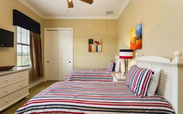 Panoramic Golf Course Views 5 Br home by RedAwning
