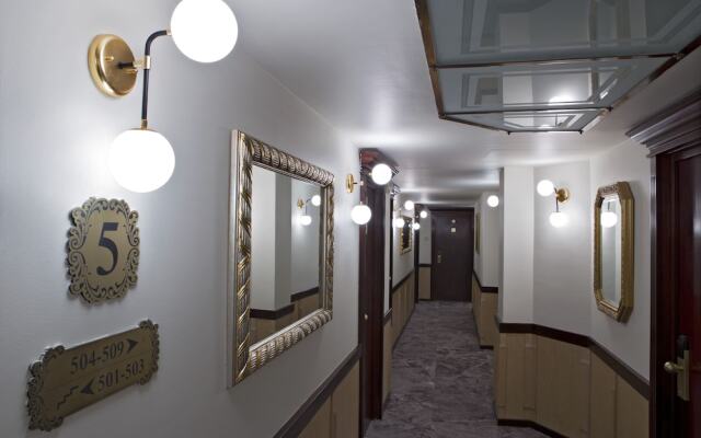 Hotel Venezia by ZEUS International