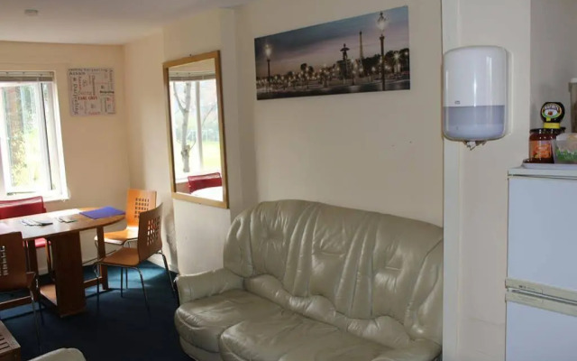 Russell Scott Backpackers Hostels