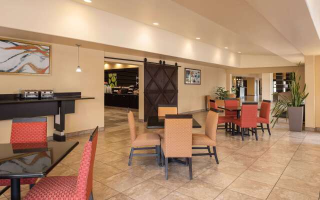 La Quinta Inn & Suites by Wyndham Tucson - Reid Park