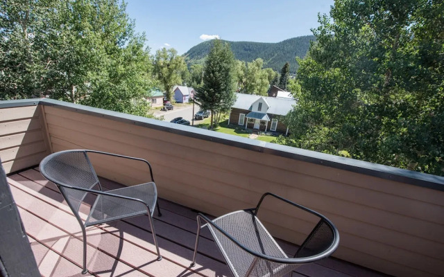Elk Mountain Lodge
