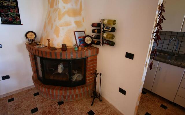 Cozy Holiday Home in Ricadi near Sea