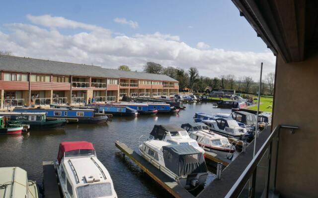 Tewitfield Marina