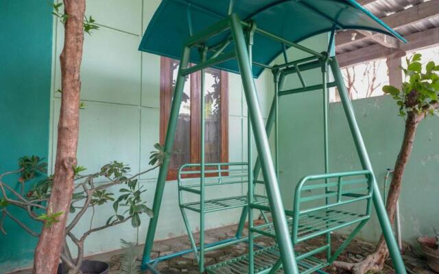RedDoorz Syariah near RS Mitra Siaga