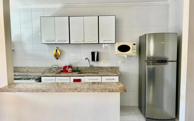 Apart Ubatuba c/ ar, churrasqueira, piscina