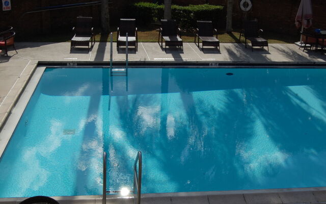 Ramada By Wyndham Temple Terrace/Tampa North