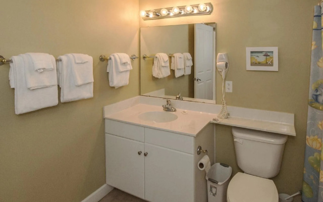 1214 Shores of Panama