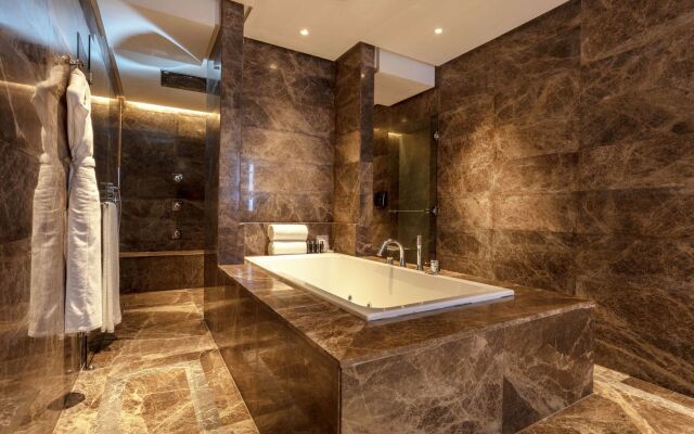 The Hotel Galleria Jeddah, Curio Collection by Hilton