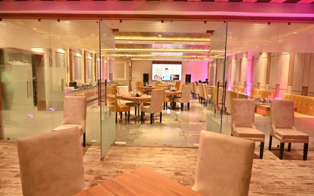 Hotel Aakriti Clarks Inn Express