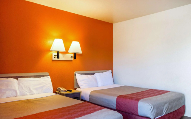 Motel 6 Mojave, CA