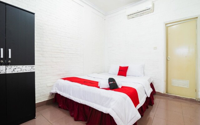 RedDoorz near Universitas Pamulang