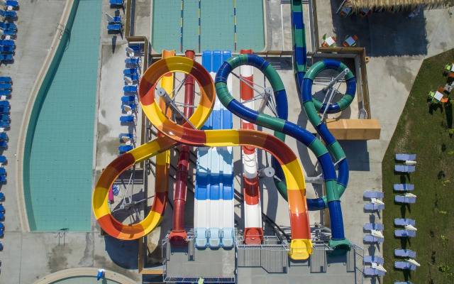 Selini Suites & Waterpark