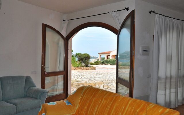Apartment Sleeps 6 Baia Santa Reparata