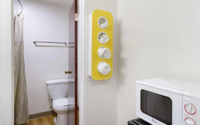 Country Hearth Inn And Suites