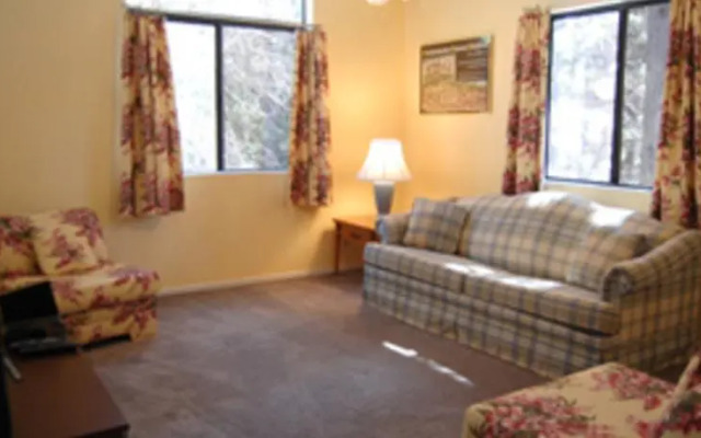 RedAwning Cabin #1 Meszaros Retreat